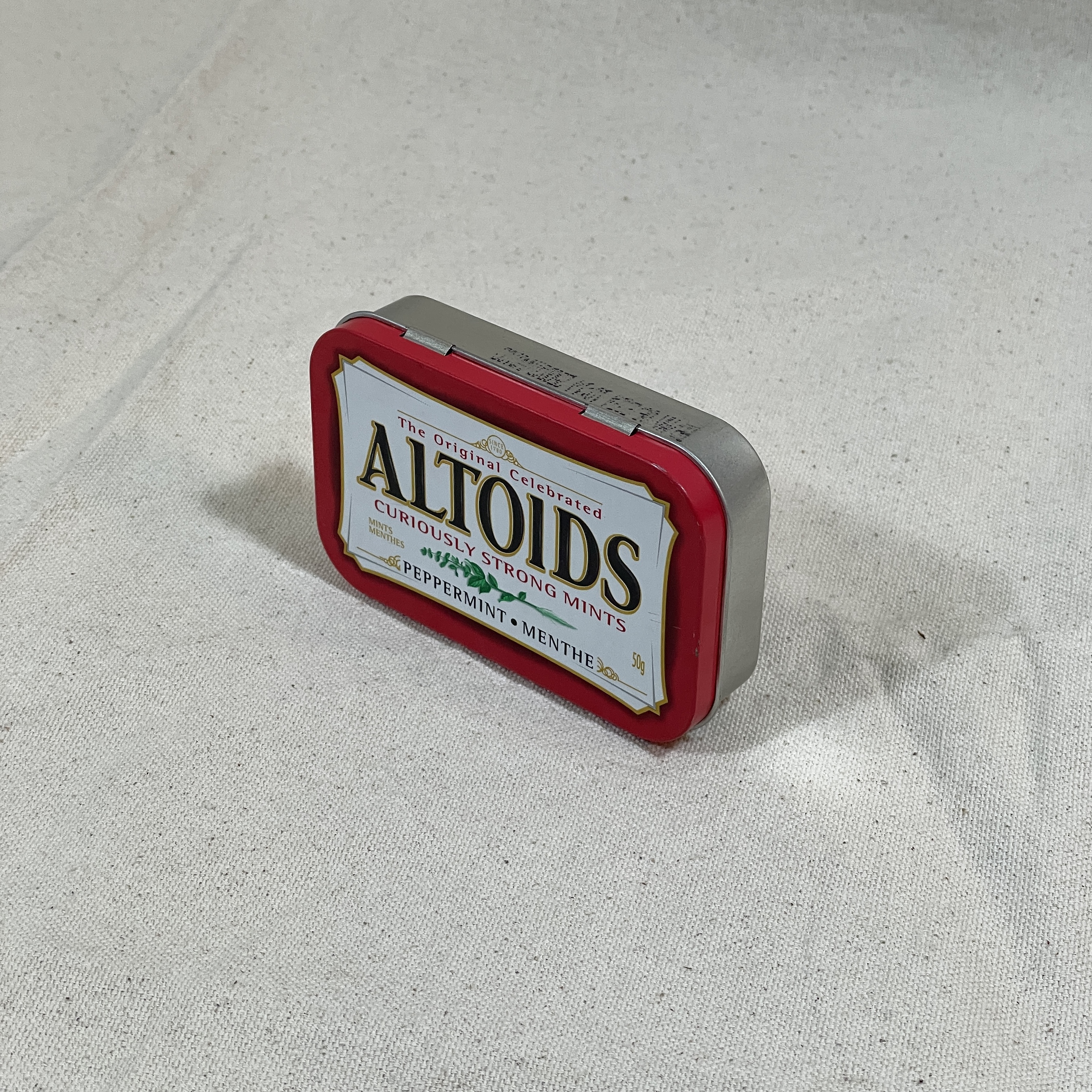 Altoids tin
