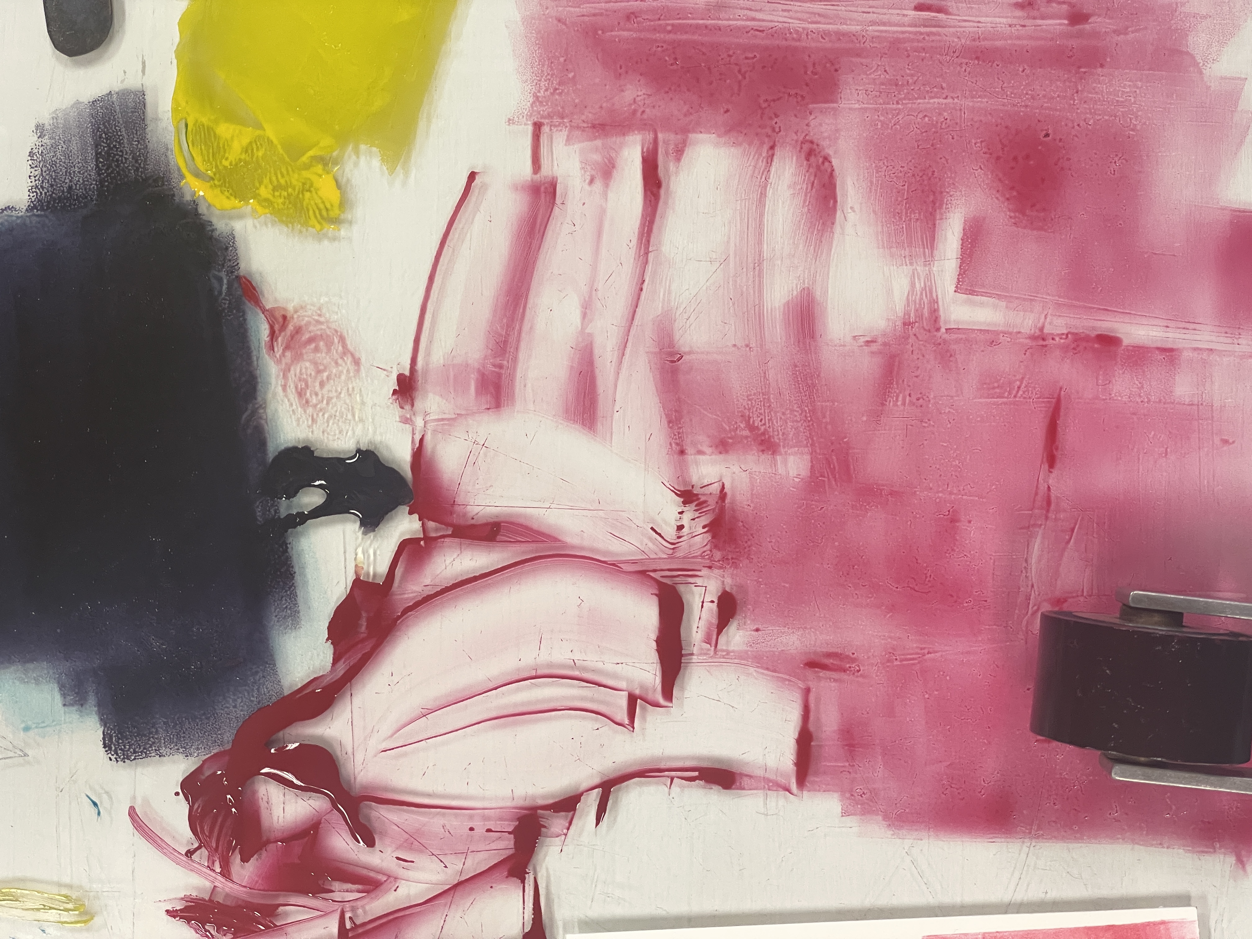 Glass pallete. Used to hold ink for printing, for mixing and/or rolling out flat. This is used in the printing process because the material is hard, flat and not porous at all. Perfect for transferring ink.<br>Program: Craft and Design (Multidisciplinary)